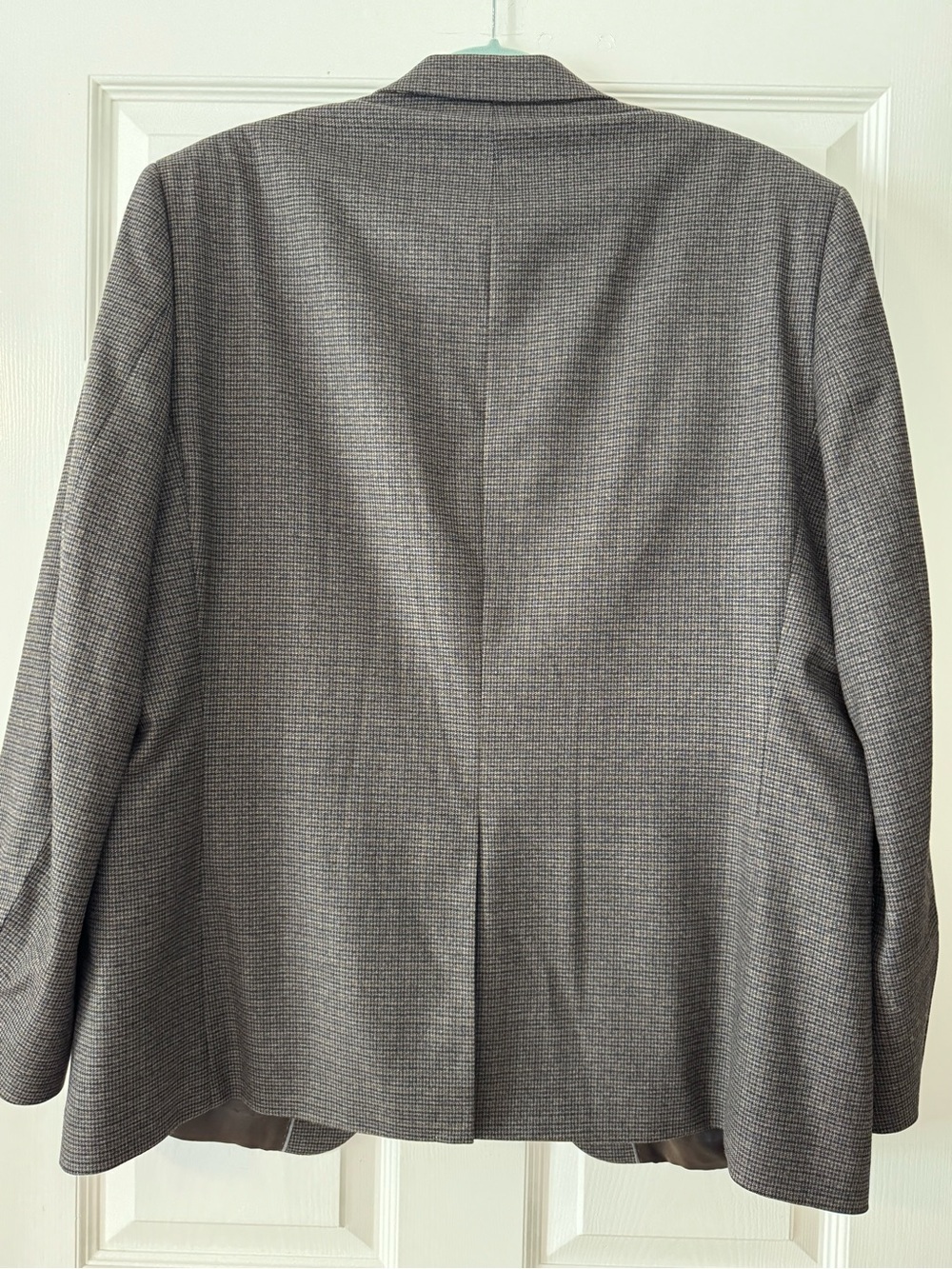 Michael Kors Men's Herringbone Gray Two-Button Blazer - Picture 5 of 6